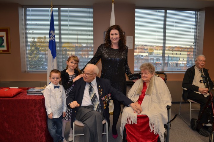 Aiden, Abby & Melissa with Uncle Gill and Auntie Corrie
